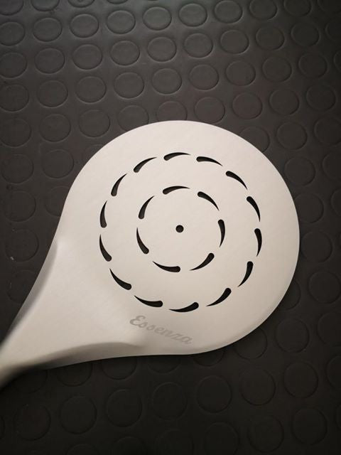 Essenza Pala de pizza redonda de aluminio perforado de 18 cm (7") ligera y flexible.