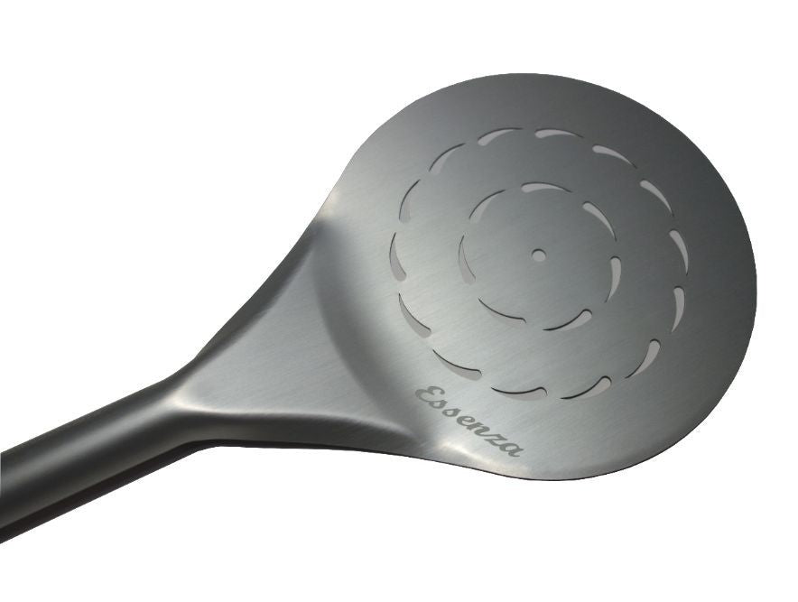 Essenza Pala de pizza redonda de aluminio perforado de 18 cm (7") ligera y flexible.