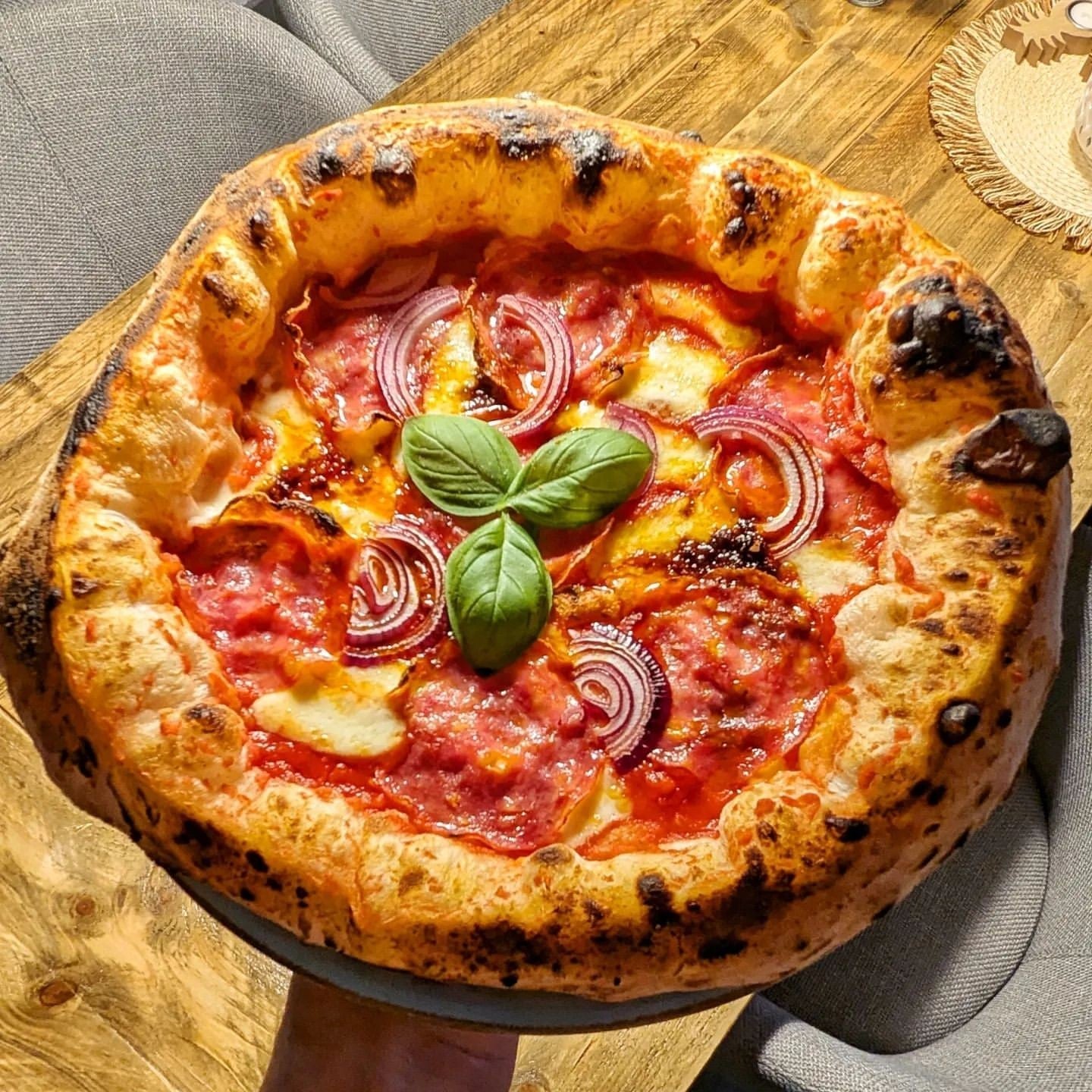 Horno de gas exterior Emozione grande para 2 pizzas "PLATA CLARA" 40x70 cm