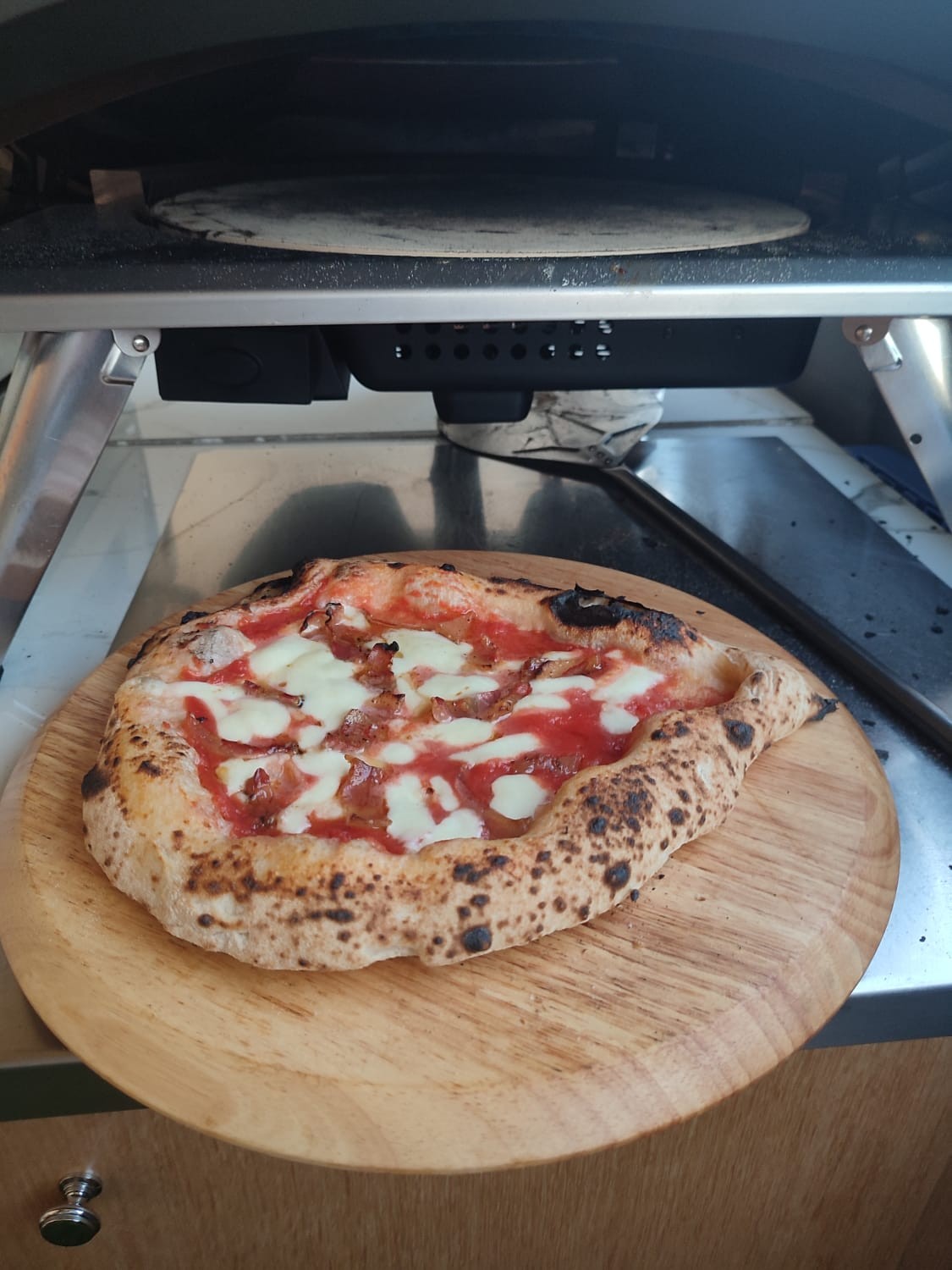 Tentazione Air: Horno de gas con piedra de cocción giratoria de 40 cm (16″)