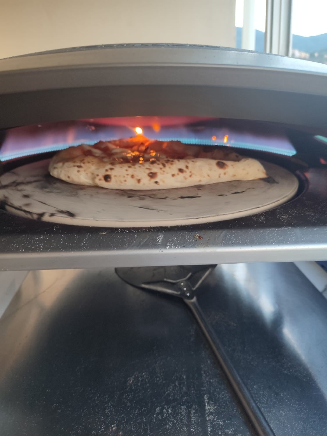 Tentazione Air: Horno de gas con piedra de cocción giratoria de 40 cm (16″)