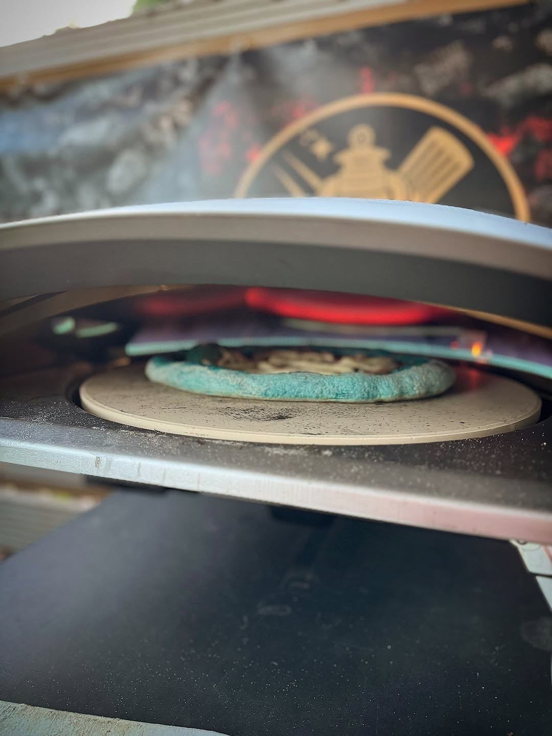Tentazione Air: Horno de gas con piedra de cocción giratoria de 40 cm (16″)