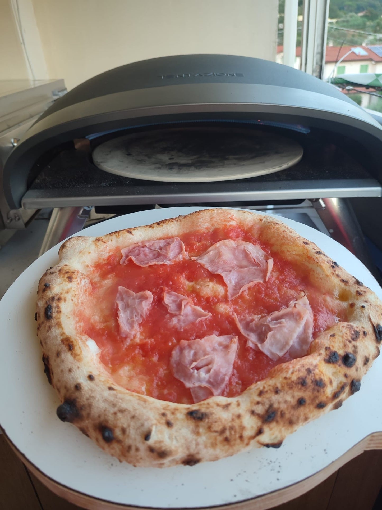 Tentazione Air: Horno de gas con piedra de cocción giratoria de 40 cm (16″)
